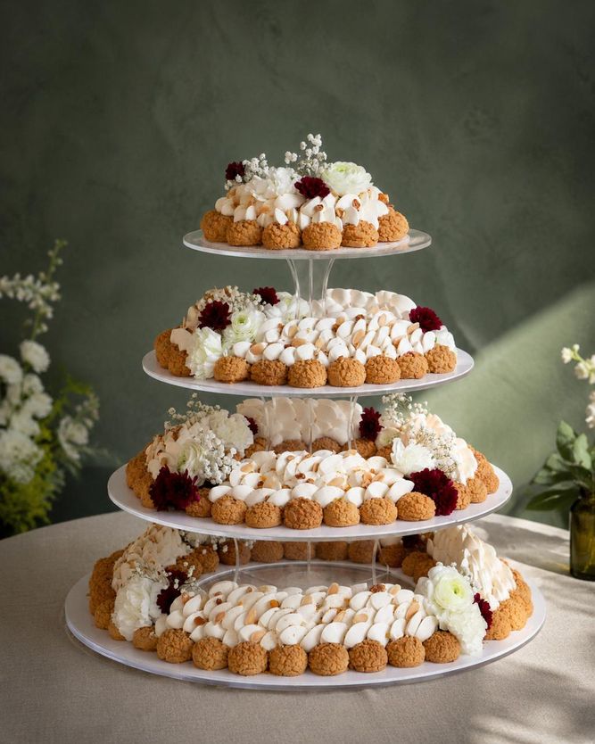 Torta de novios de profiteroles Bouchée